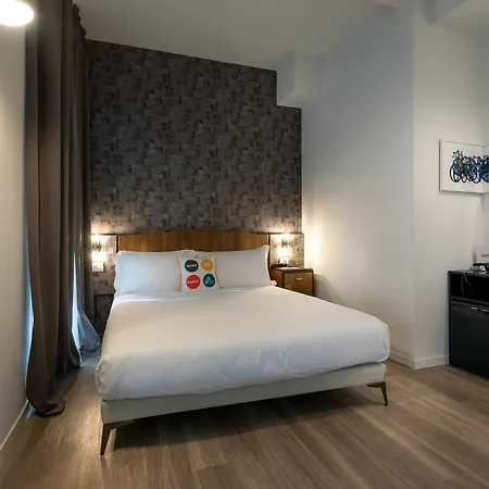 Up Hotel