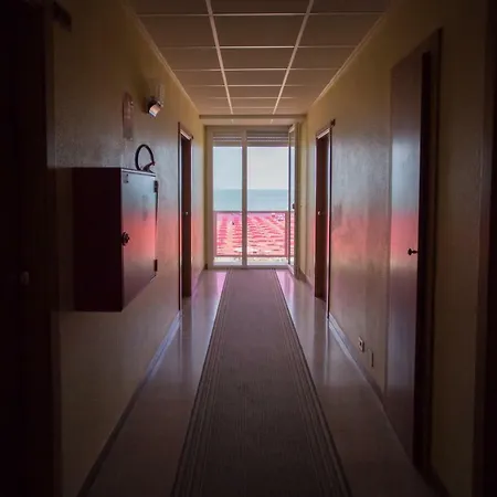Cliff Hotel 3*