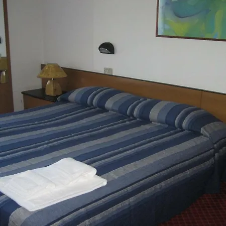 Niagara Hotel
