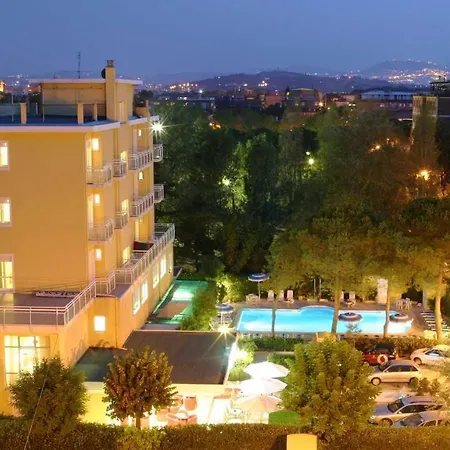 Отель Bahama 3*