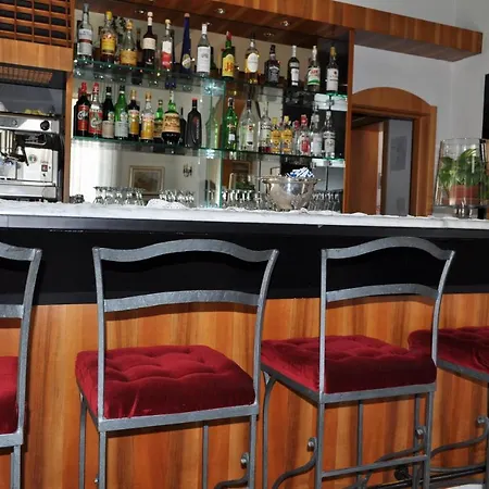 Hotel Esedra 3*