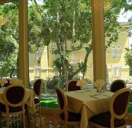 Gallia Palace 4*