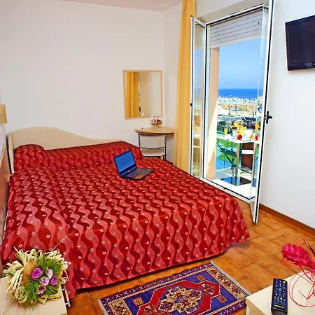 Carlo Hotel 3*