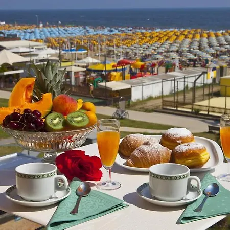 Carlo Hotel 3*