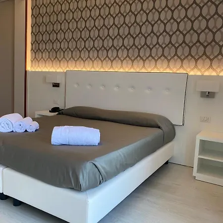 Biancamano 3*