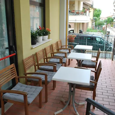 Hotel Numi