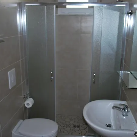 Hotel Numi 2*