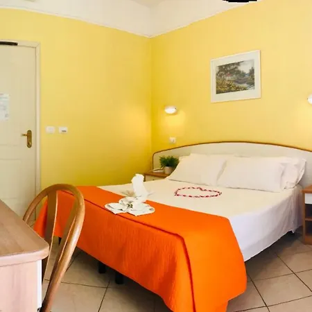 Hotel Naica Marebello