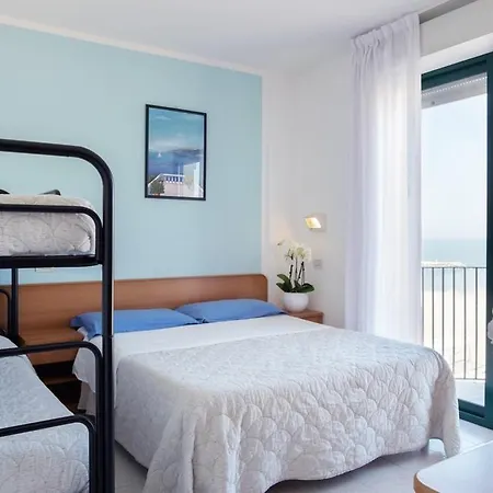 Emilia Hotel 3*