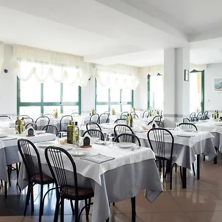 Emilia Hotel 3*