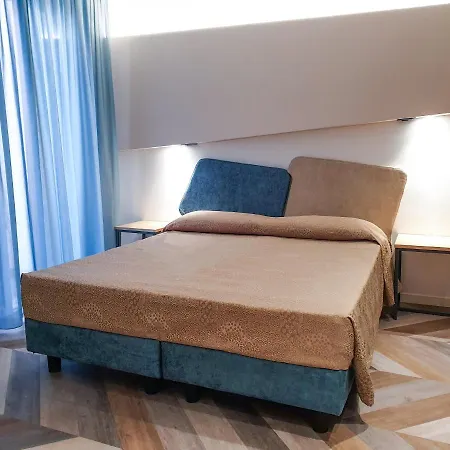 Hotel Color 3*