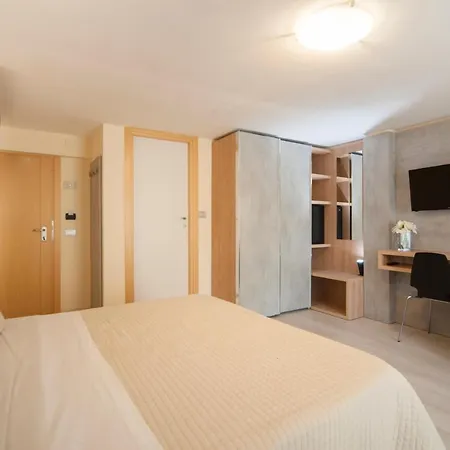 Hotel Ricchi 3*