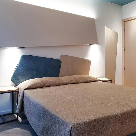 Color Hotel