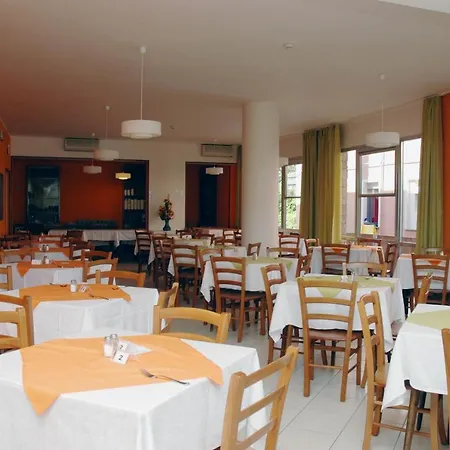 Hotel Rossella 2*