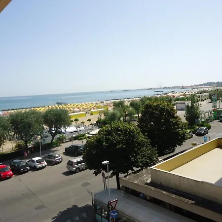 L&v Hotel 3*