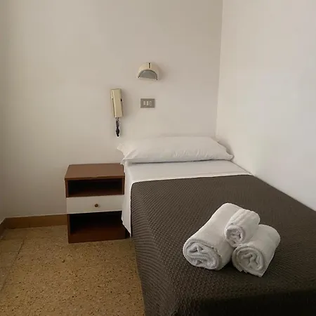 Derna Hotel 2*