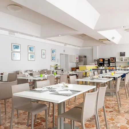 Très Jolie Hotel Rimini