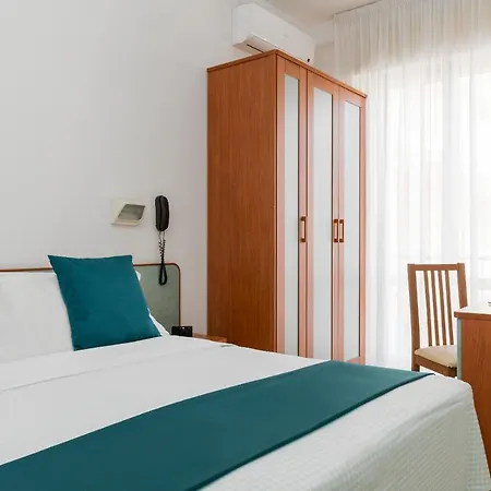 Très Jolie Hotel