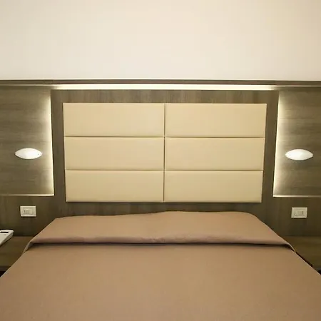 Boom Hotel