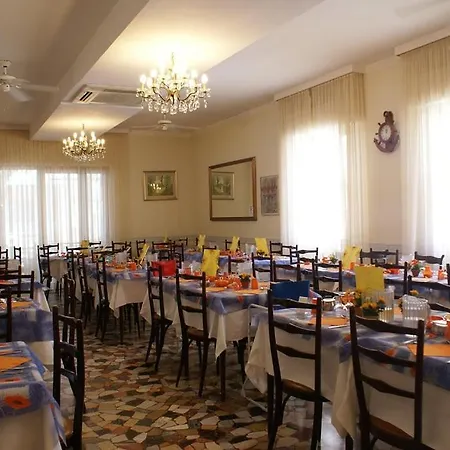 Maria Piera Hotel 2*