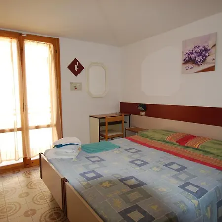Hotel Cesari *