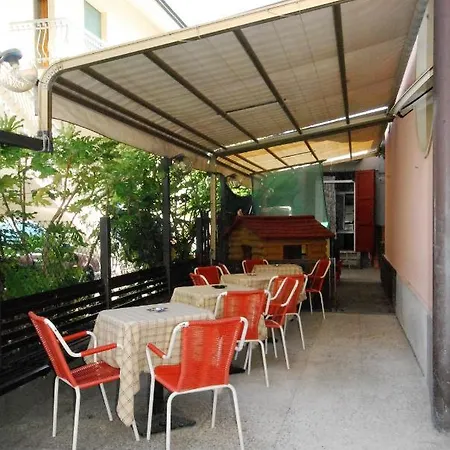 Hotel Cesari *
