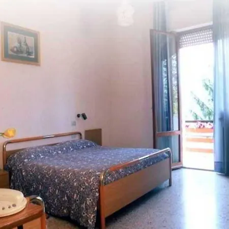 Hotel Ester Di Fossi Laura 2*