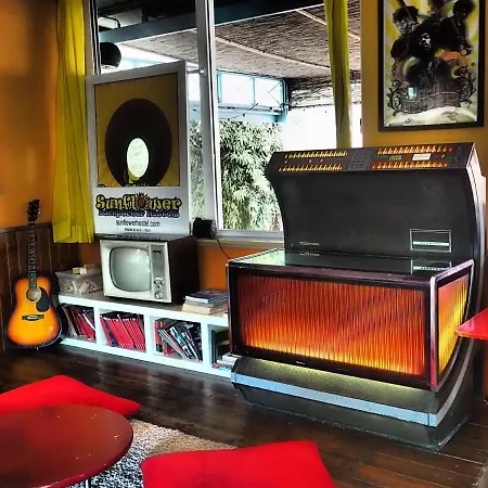 Sunflower Backpacker & Bar * Rimini