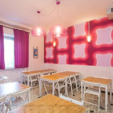 Sunflower Student & Bar Hostel
