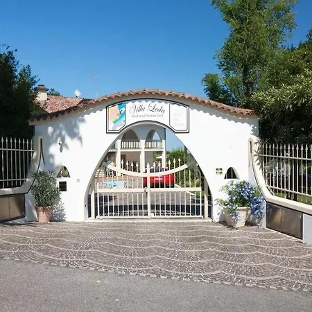 Leda Bed & Breakfast *