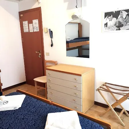Hotel Alcazar 3*