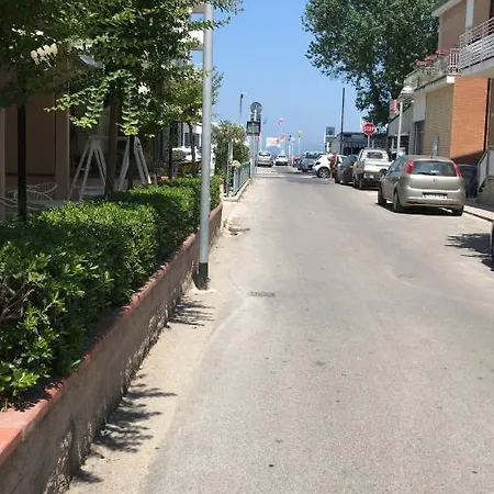 Iris Hotel