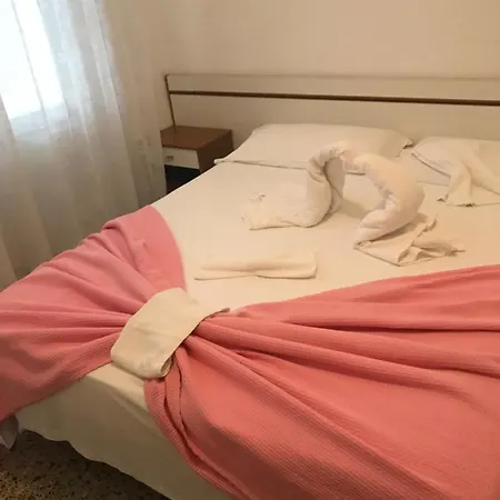 Iris Hotel