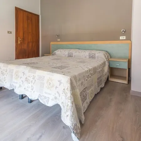 Avenusta Hotel *