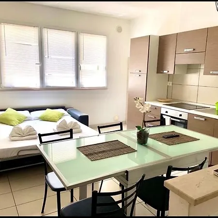 Aparthotel Green 2*