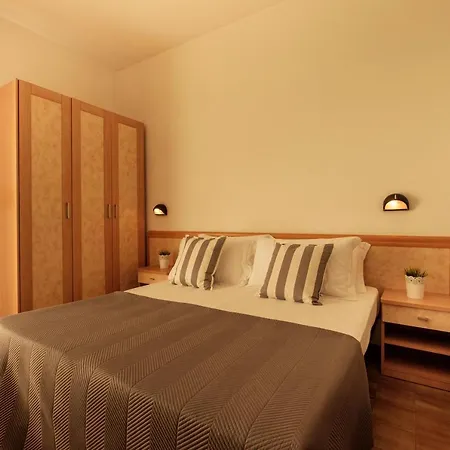 Oceanic Hotel