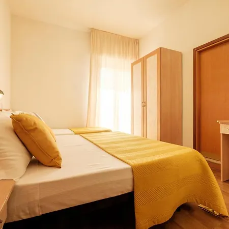 Oceanic Hotel 3*