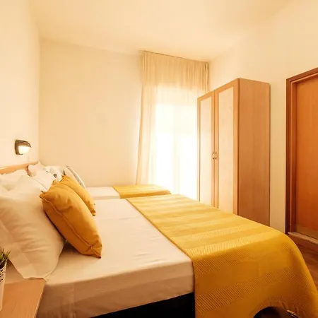 Oceanic Hotel