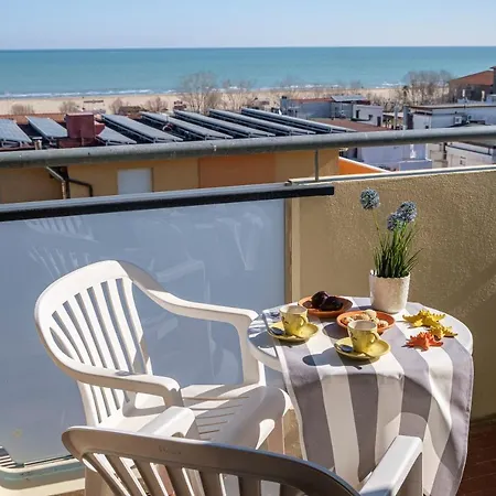 Oceanic Hotel 3*