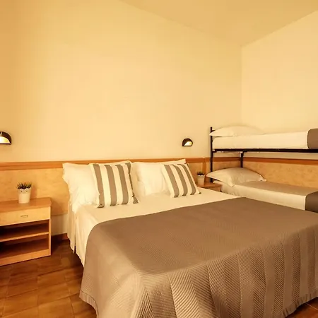 Oceanic Hotel 3*