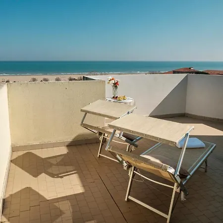 Oceanic Hotel 3*