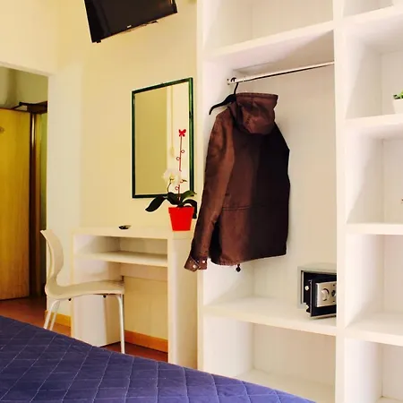 Fedora Hotel 3*