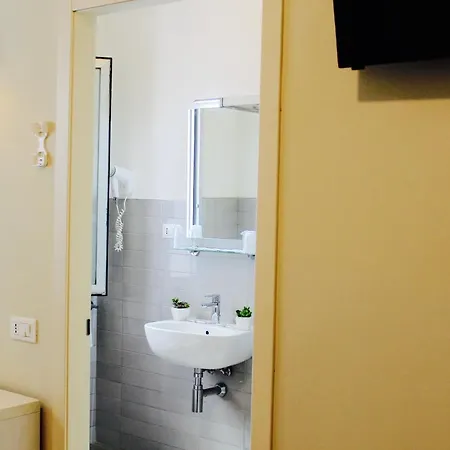 Fedora Hotel