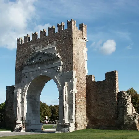 San Giuliano Apartment *