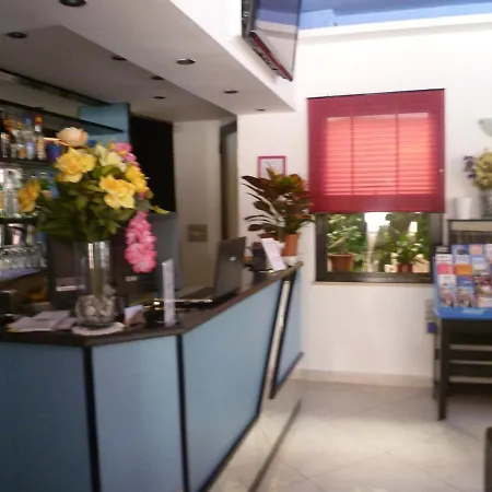 Fiorella Hotel *