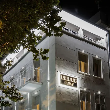 Bridge Hotel