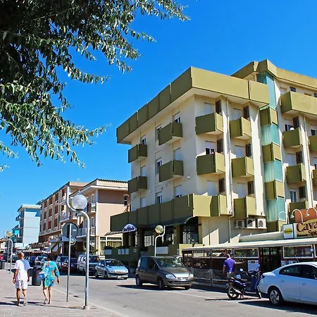 Hotel Colombo 3*