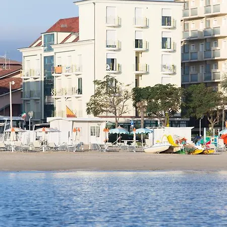 Hotel Emilia 3*