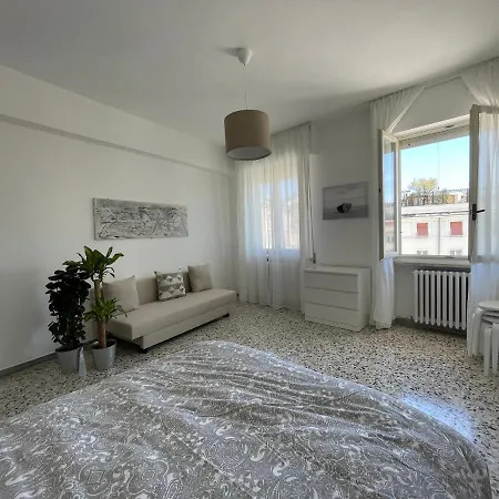 Apartment Atelier 2 *
