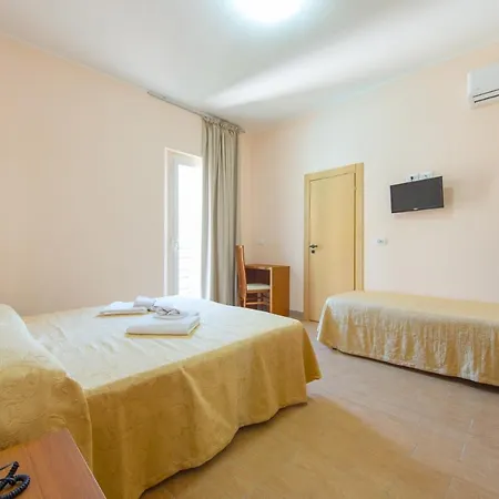Отель Adria Nuova 3*
